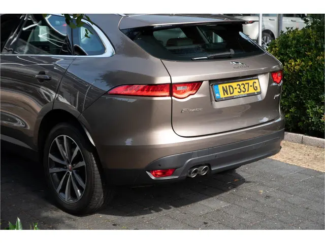 Jaguar F-PACE 2.0 Portfolio Pano AWD 20d 2017 Diesel 27