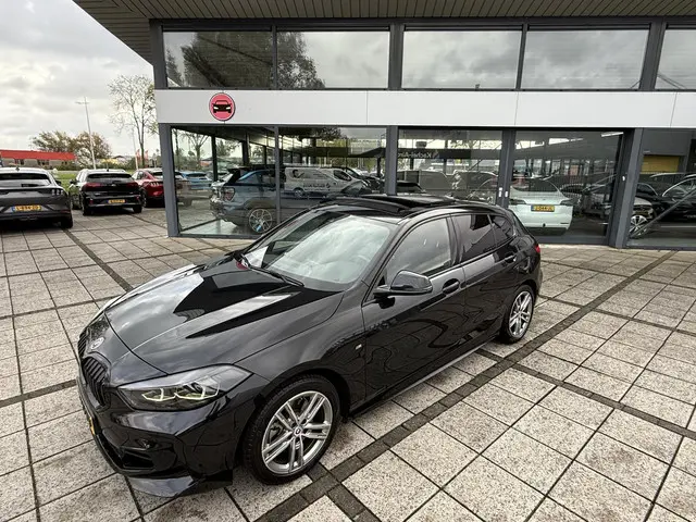 BMW 1 Serie 118i Aut. M-Sport 2023 Benzine 11