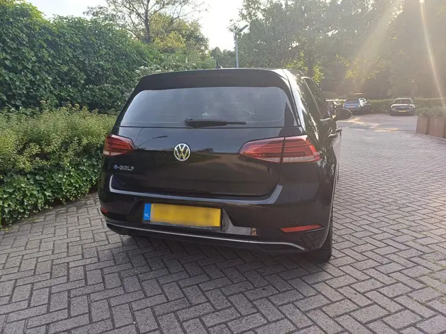 Volkswagen e-Golf Automaat 2018 Elektrisch 13