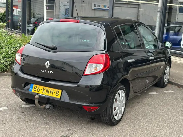 Renault Clio 1.2 Authentique 2012 Benzine 12