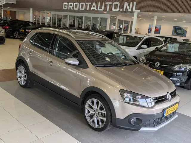 Volkswagen Polo 1.2 TSI Cross 2017 Benzine 1