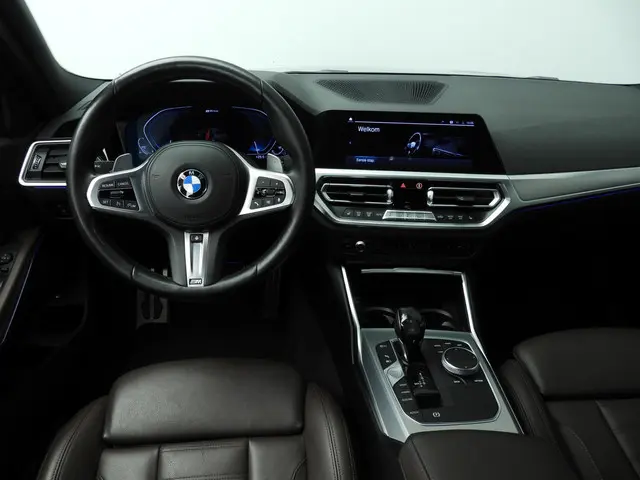 BMW 3 Serie Sedan 320e 2022 Hybride Benzine 7