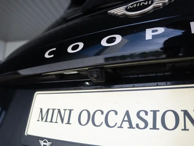 MINI 3-Deurs C 2025 Benzine 18