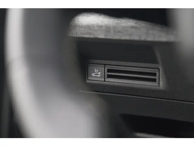 Peugeot 3008 1.2 Hybrid 136 GT 2025 Hybride Benzine 44