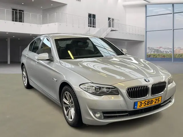 BMW 5 Serie 520i // NL PRIJS 14499 // Nieuwe APK 2013 Benzine 3