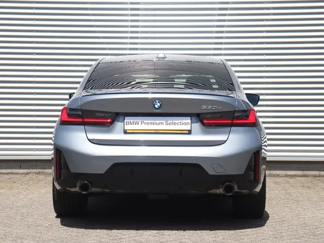 BMW 3 Serie Sedan 330e 2025 Hybride Benzine 4