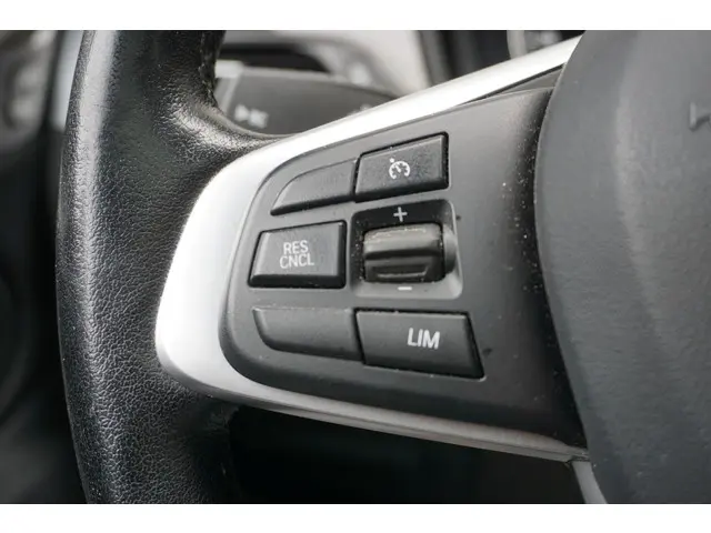 BMW X1 xDrive25e 2022 Hybride Benzine 7
