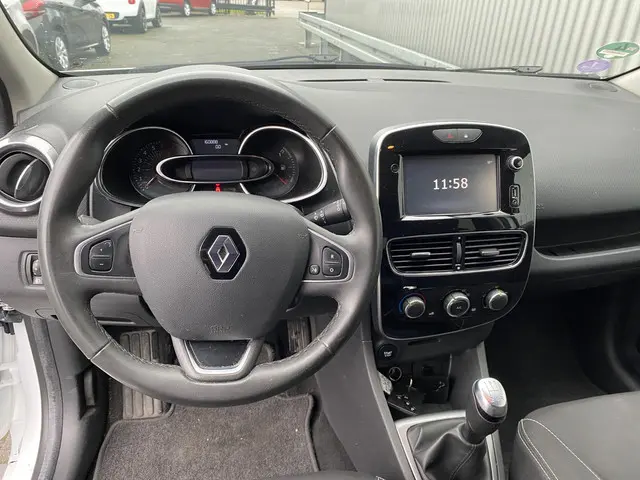 Renault Clio Estate 0.9 TCe Limited 2017 Benzine 4