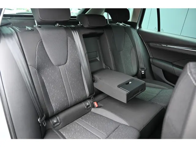 Škoda Octavia Combi 1.0 TSI Style 2021 Benzine 24