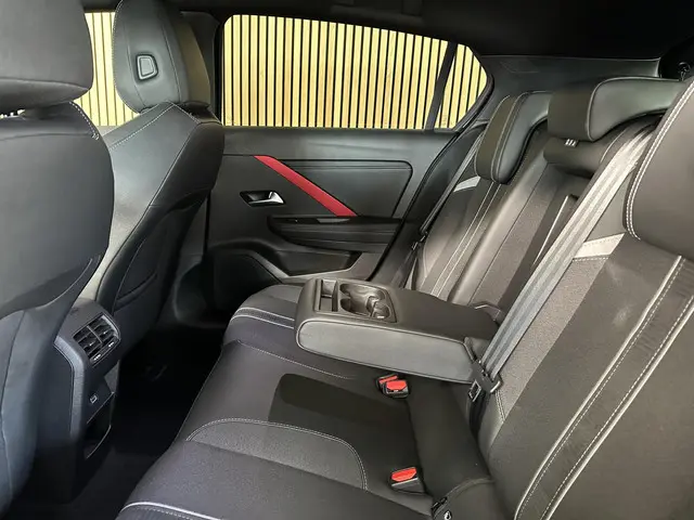 Opel Astra 1.2 GS Line 2022 Benzine 11