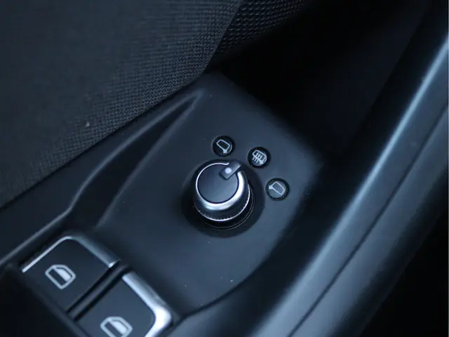 Audi Q3 1.4 TFSI CoD Advance 2019 Benzine 25