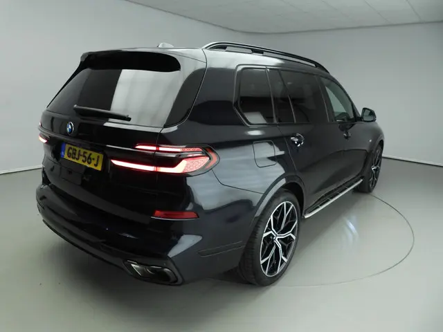 BMW X7 xDrive40i 2023 Benzine 4