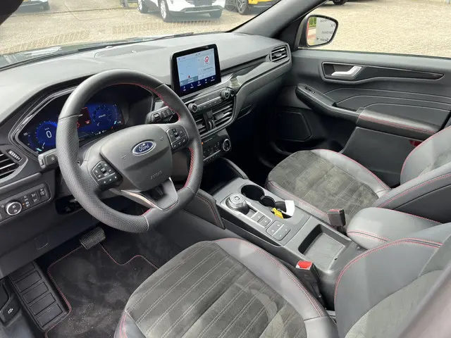 Ford Kuga 2.5 PHEV ST-Line X 2024 Hybride Benzine 16