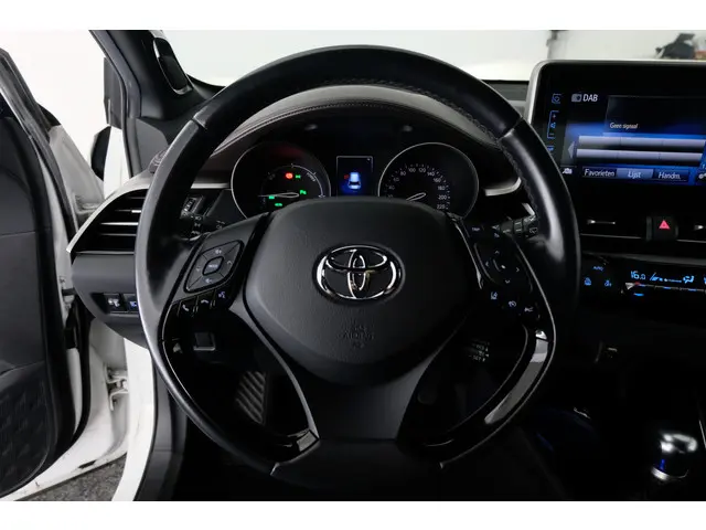 Toyota C-HR 1.8 Hybrid Executive 2018 Hybride Benzine 8