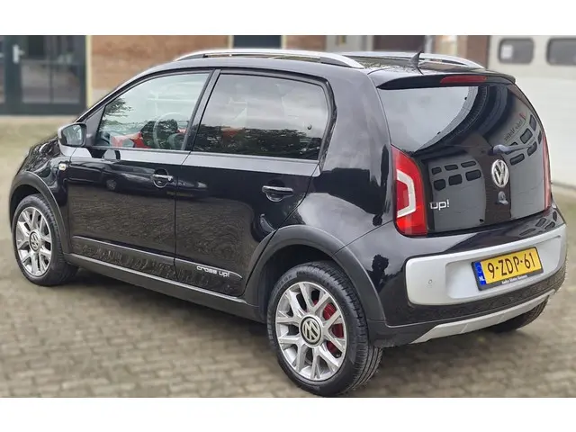 Volkswagen up! 1.0 cross up! BlueM. 2015 Benzine 7