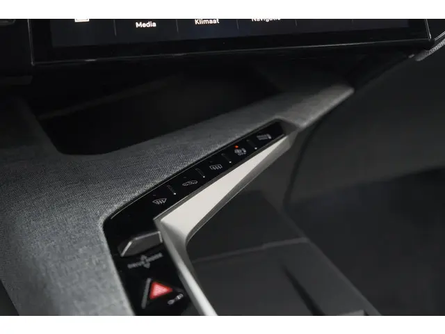 Peugeot 5008 HYbrid 145 e-DCS6 GT 2025 Hybride Benzine 36