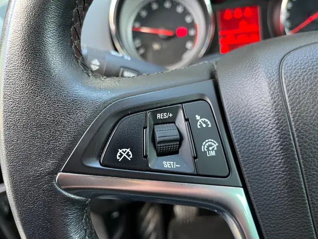 Opel Zafira Tourer 1.4 Berlin TREKHAAK 2014 Benzine 9