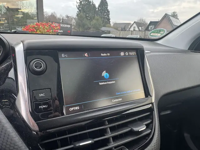 Peugeot 2008 Blue Lion 1.2 Puretech 110 2018 Benzine 19