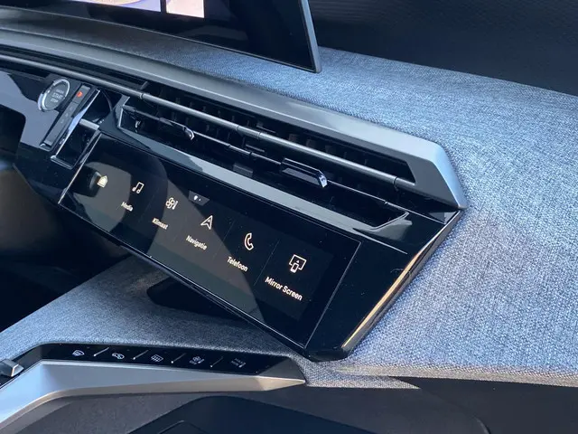 Peugeot e-3008 Allure Avantage 73 kWh 2025 Elektrisch 24