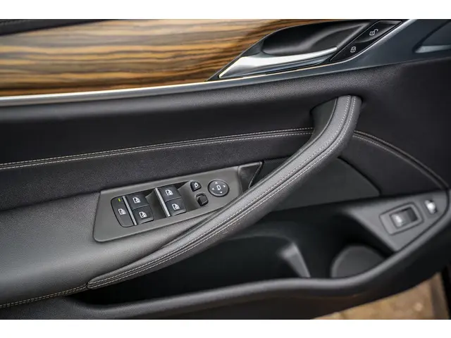 BMW 5 Serie Touring 530e 2022 Hybride Benzine 14