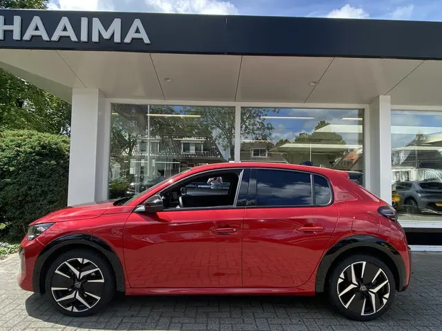 Peugeot 208 1.2 Hybrid 145 e-DCS6 GT 2024 Hybride Benzine 5