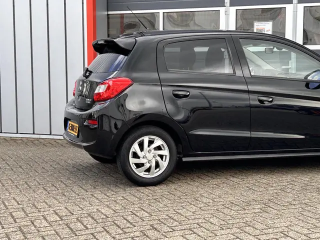 Mitsubishi Space Star 1.0 Active 2019 Benzine 8
