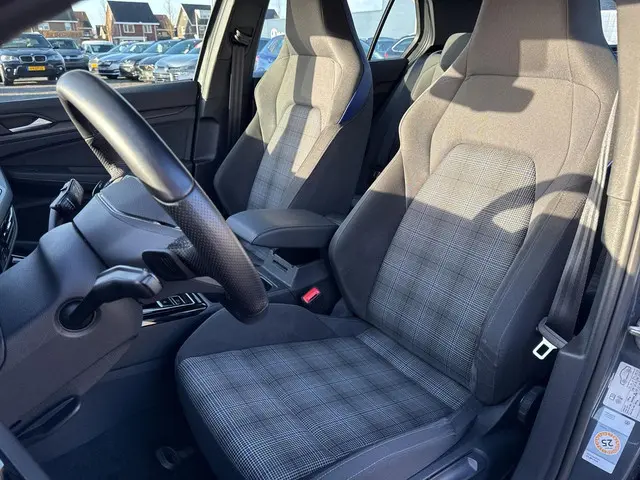 Volkswagen Golf 1.4 eHybrid GTE 2022 Hybride Benzine 5