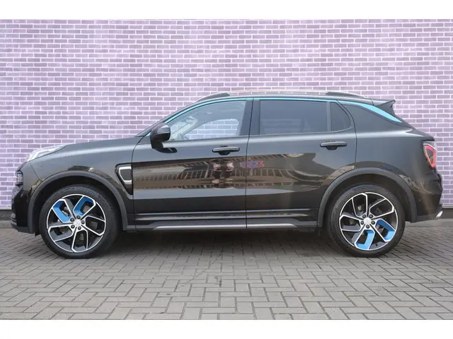 Lynk & Co 01 1.5 PHEV 2022 Hybride Benzine 8