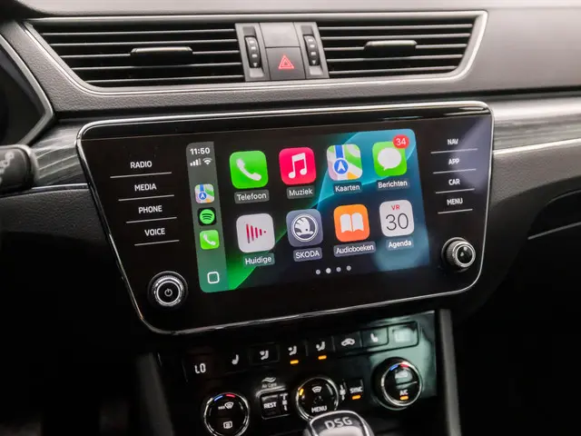 Škoda Superb Combi 1.5 TSI ACT Sport Deluxe 2020 Benzine 8