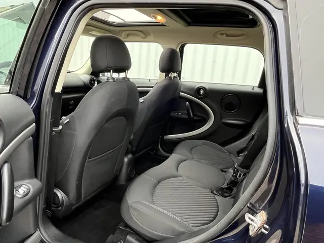 MINI Countryman 1.6 One Knockout Edition 2014 Benzine 24