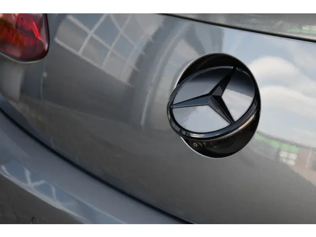 Mercedes-Benz E-Klasse Coupé 200 AMG Line 2020 Benzine 60