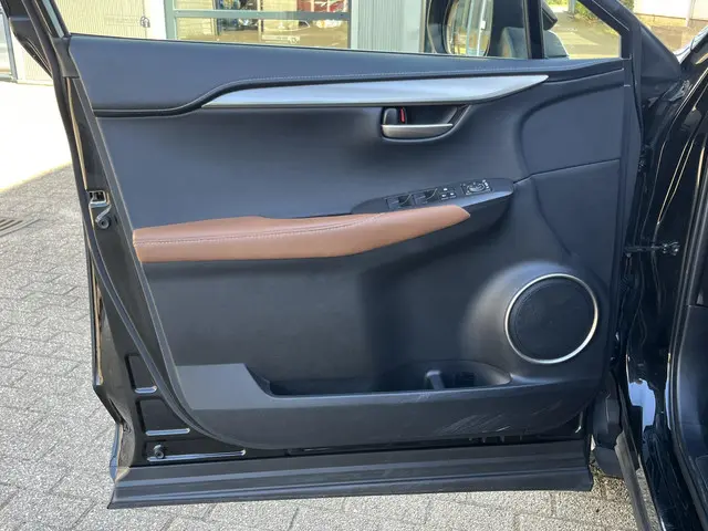 Lexus NX 300h AWD Luxury Line 2015 Hybride Benzine 10