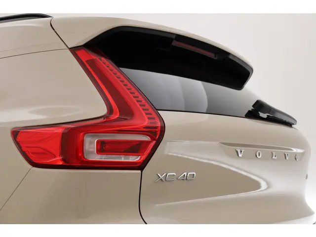 Volvo XC40 2.0 B4 Ultra Dark 2024 Hybride Benzine 28