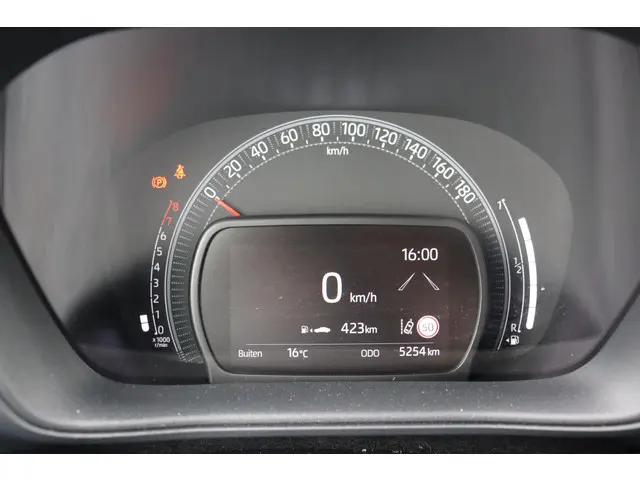 Toyota Aygo X 1.0 VVT-i MT Play, Armsteun 2025 Benzine 19