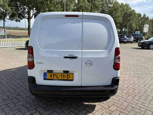 Opel Combo 1.5 Turbo 102Pk L1H1 Edition 2022 Diesel 32