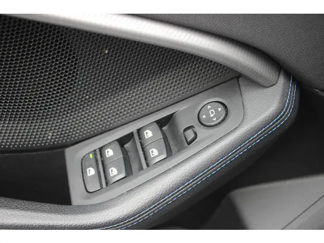 BMW 1 Serie 118i Executive Edition 2021 Benzine 16