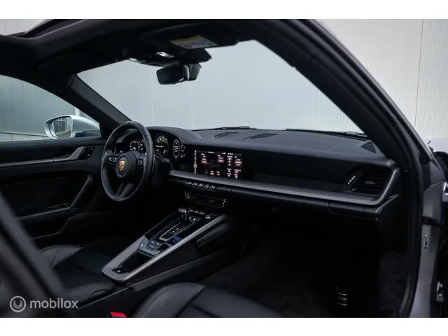 Porsche 911 3.0 Carrera 2020 Benzine 54