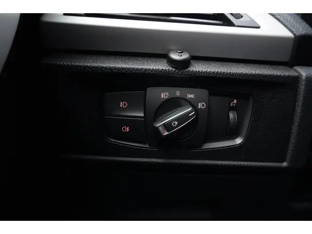 BMW 1 Serie 116i High Executive 2013 Benzine 30