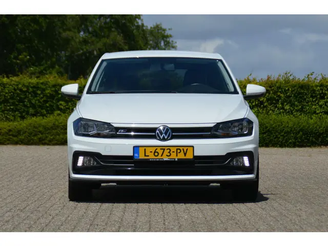 Volkswagen Polo 1.0 TSI Highline Business R 2021 Benzine 13