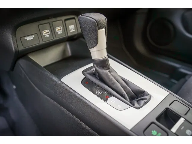 Honda Jazz 1.5i e:HEV ELEGANCE 2024 Hybride Benzine 6