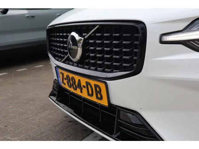 Volvo V60 2.0 B3 Plus Dark 2024 Benzine 8