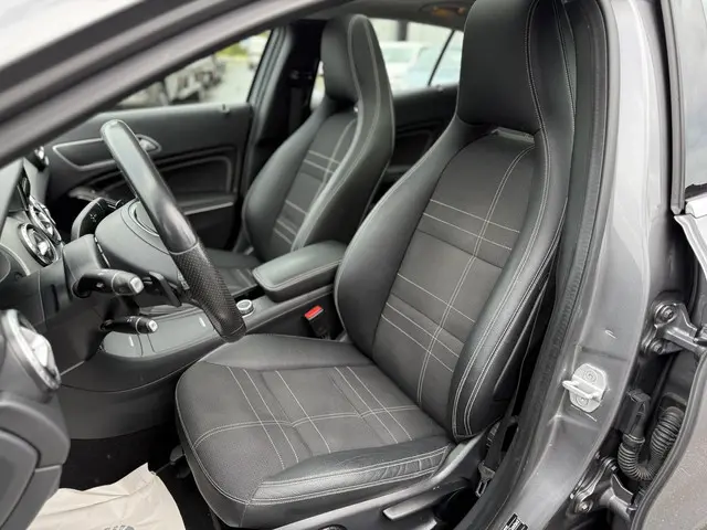 Mercedes-Benz GLA 200 Ambition 2015 Benzine 19