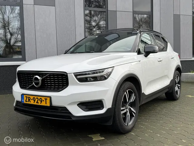 Volvo XC40 1.5 T3 R-Design ACC|Nav|Pano| 2019 Benzine 2