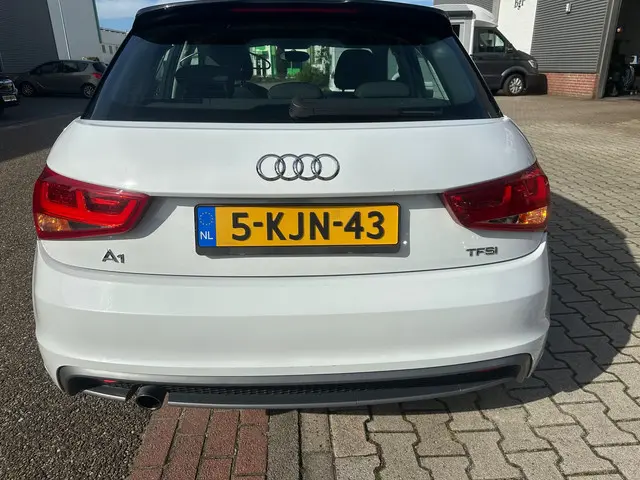 Audi A1 Sportback 1.2 TFSI Admired 2013 Benzine 23