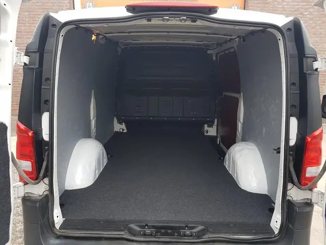 Mercedes-Benz Vito 111 CDI Lang 2019 Diesel 12