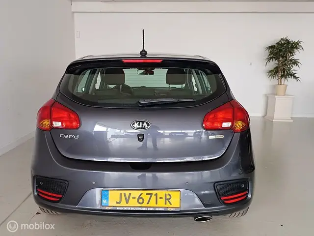 Kia cee'd 1.0 T-GDi Navigator 2016 Benzine 4