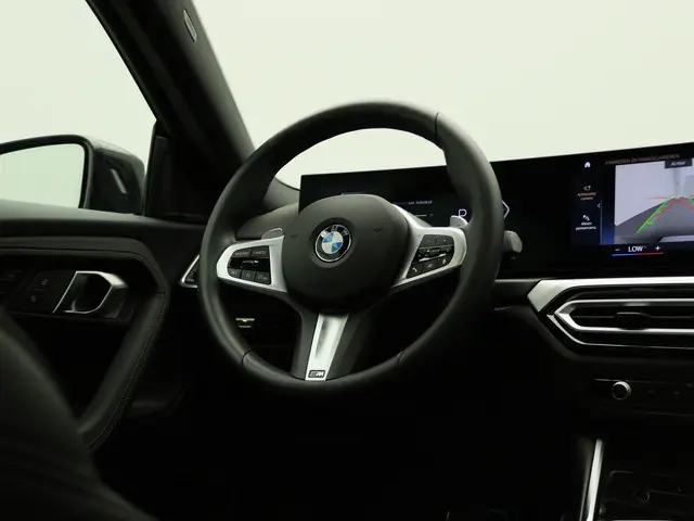 BMW 2 Serie 220i Coupé 2024 Benzine 31