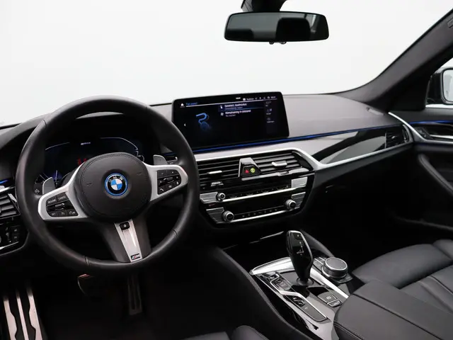 BMW 5 Serie Sedan 545e xDrive 2021 Hybride Benzine 12