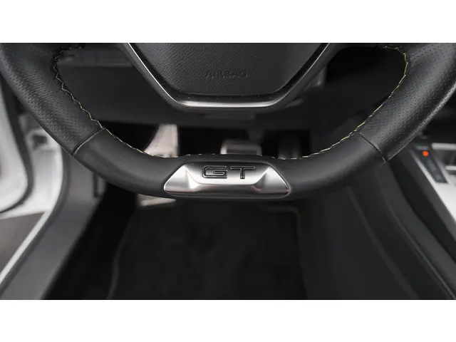 Peugeot 308 PureTech 130 GT Pack Business 2022 Benzine 43