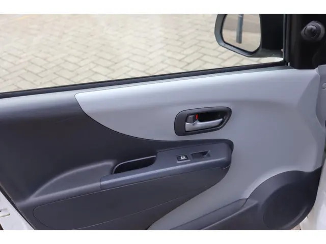 Nissan Pixo 1.0 Look 2012 Benzine 5